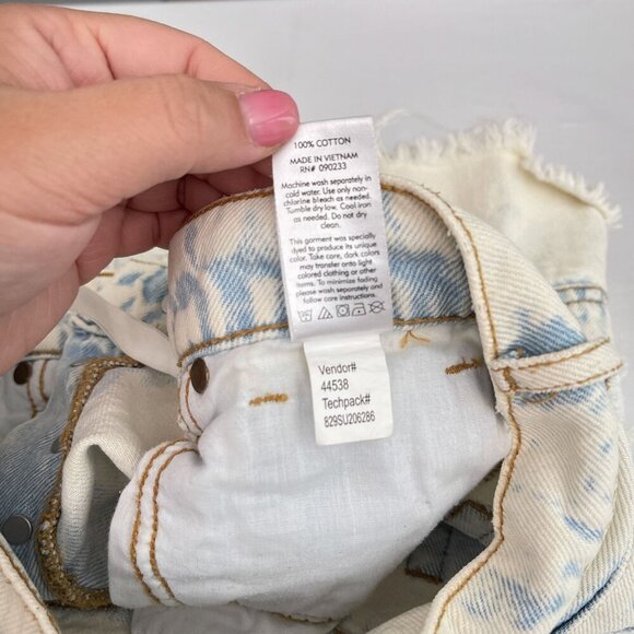 PacSun Women High Rise Icon Shorts Cutoff Raw Hem Distressed Denim 25 Light Wash - Picture 8 of 13